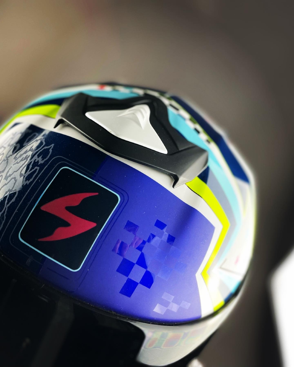 Rezi Pliskova helmet